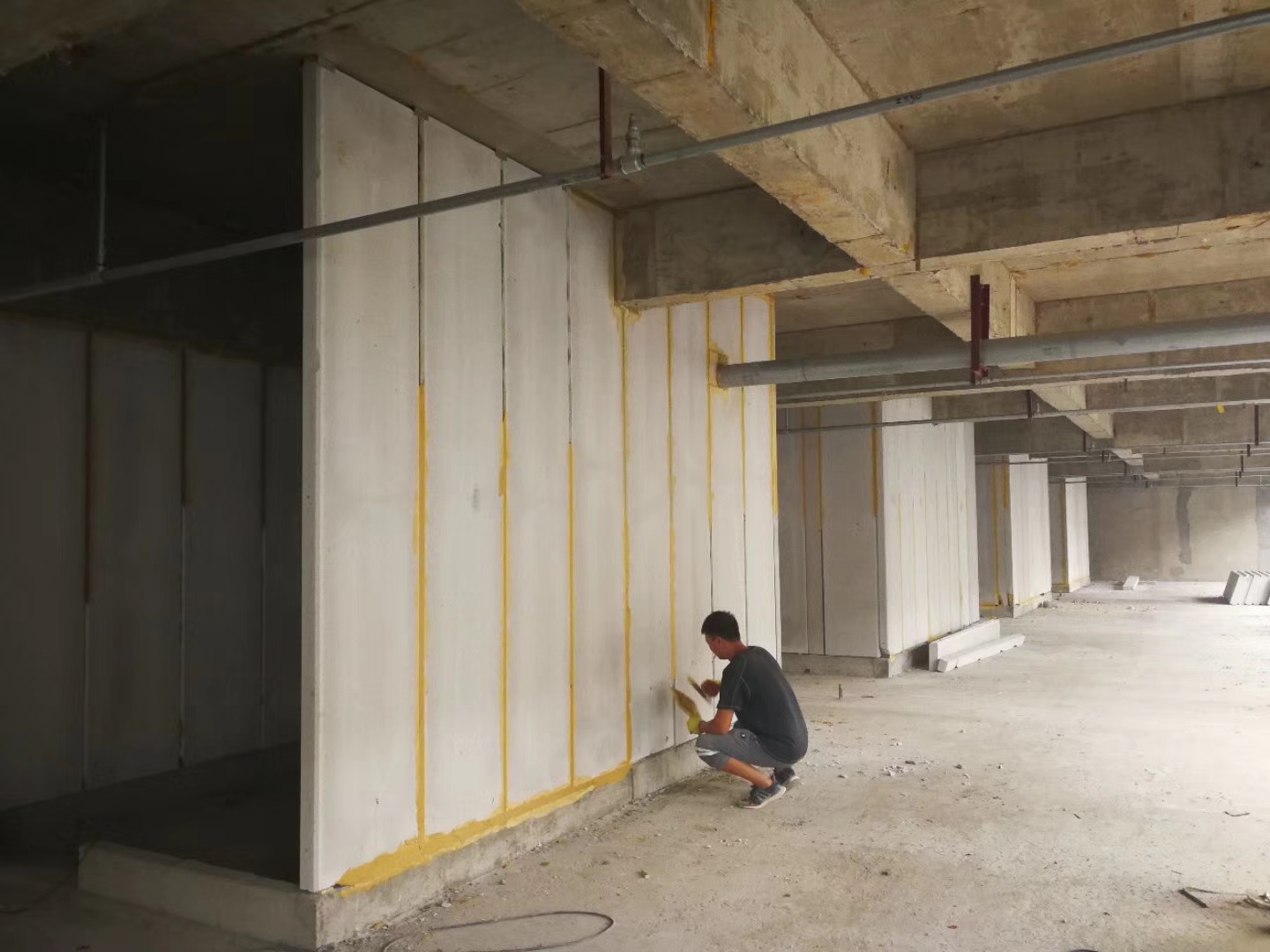 北塘无机发泡轻骨料混凝土隔墙板施工技术性能研究